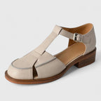 Manuelita | Sandalias Cerradas con Tira en T y Tacón de Madera