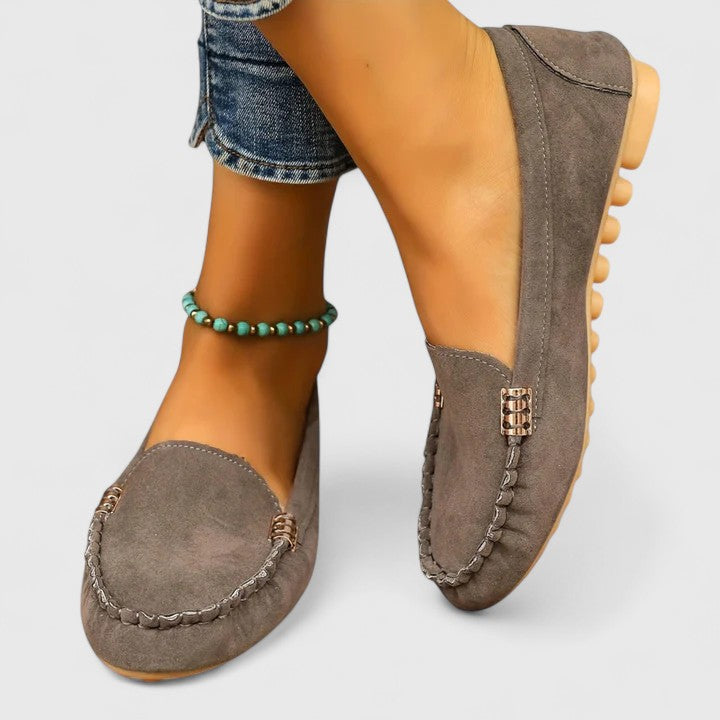 Emanuela | Mocasines Ortopédicos con Detalle Metálico - Gris