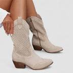Gaia | Botas Camperas Ortopédicas de Ante Crema con Perforaciones