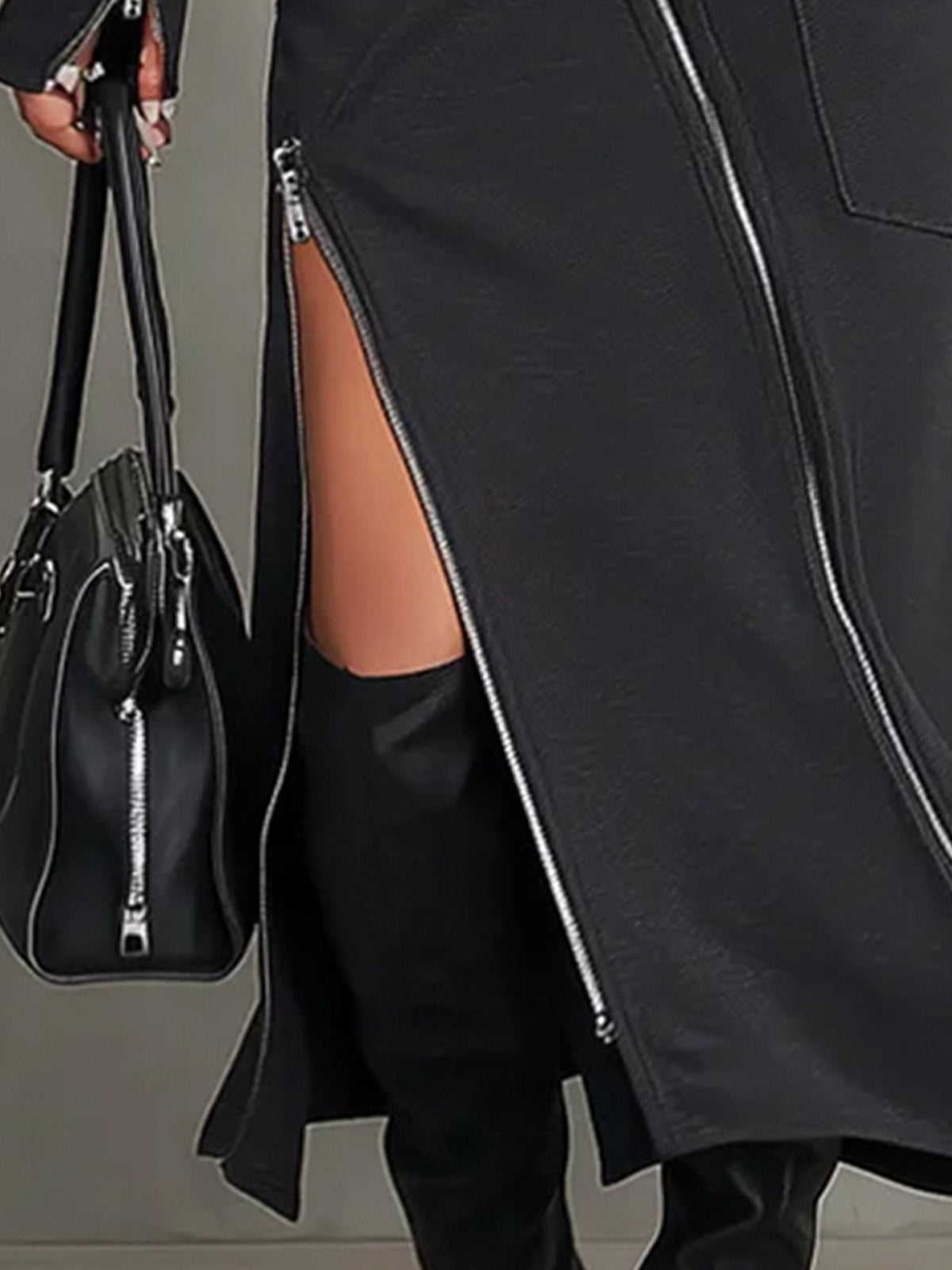 Sandra | Conjunto de Jersey de Cuello Alto y Falda con Cremalleras Asimétricas