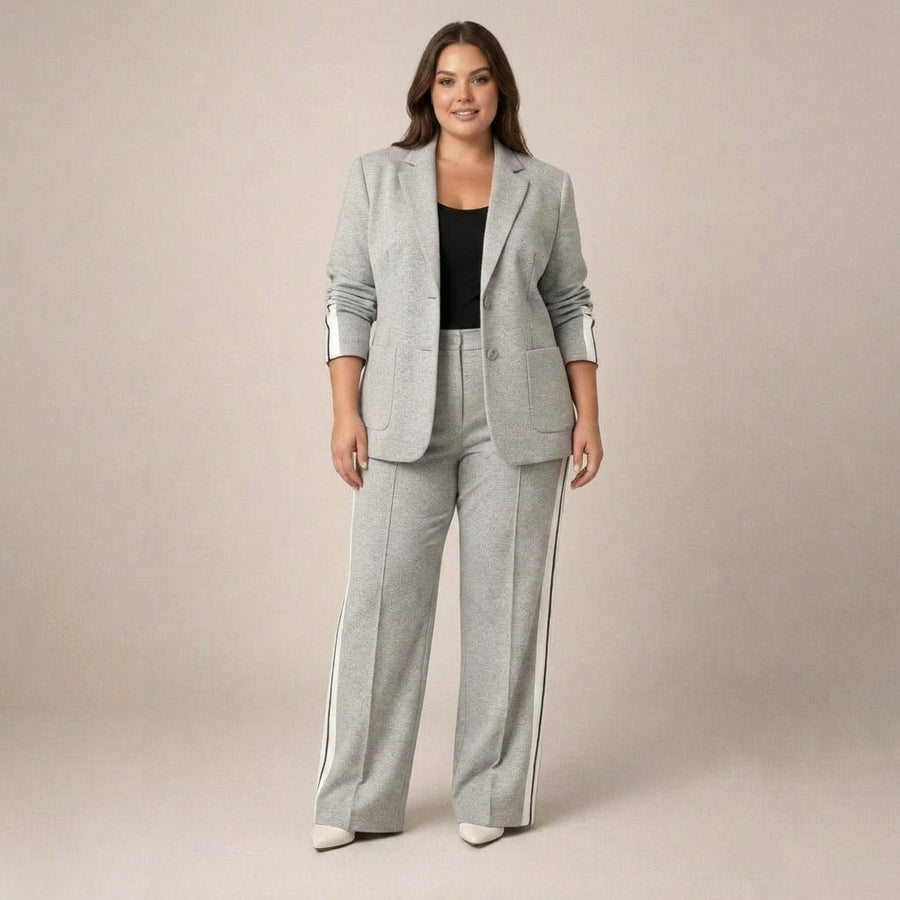 Cornelia | Conjunto Elegante de Blazer y Pantalón con Raya
