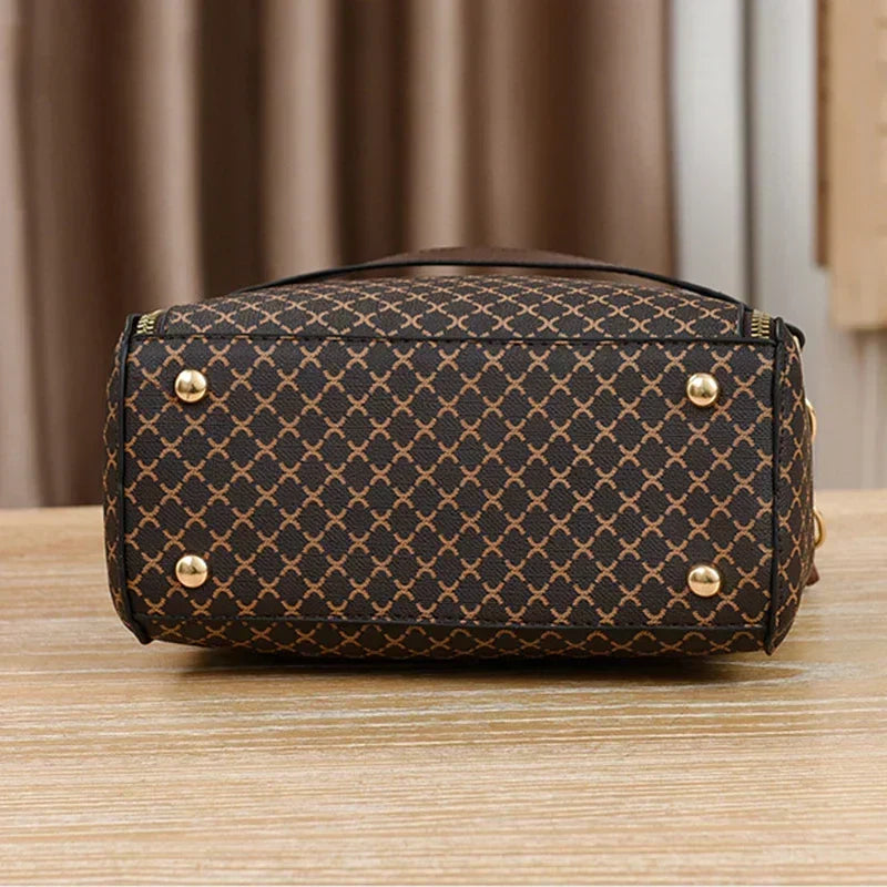 Milena | Bolso Acolchado con Detalles de Hebilla