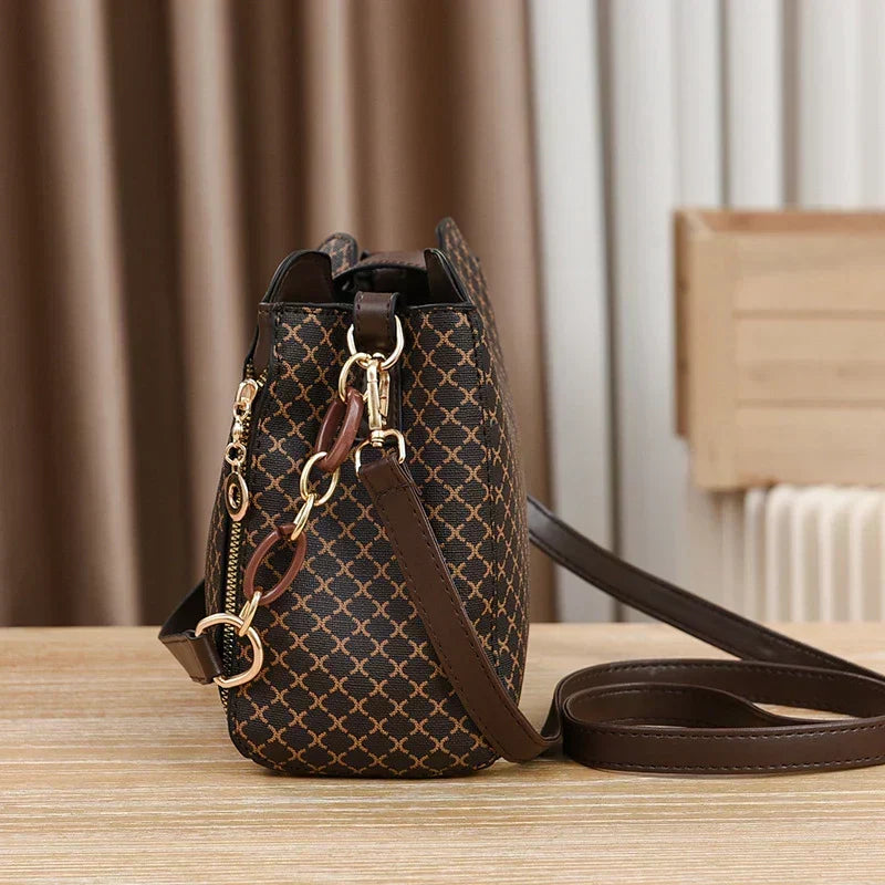Milena | Bolso Acolchado con Detalles de Hebilla