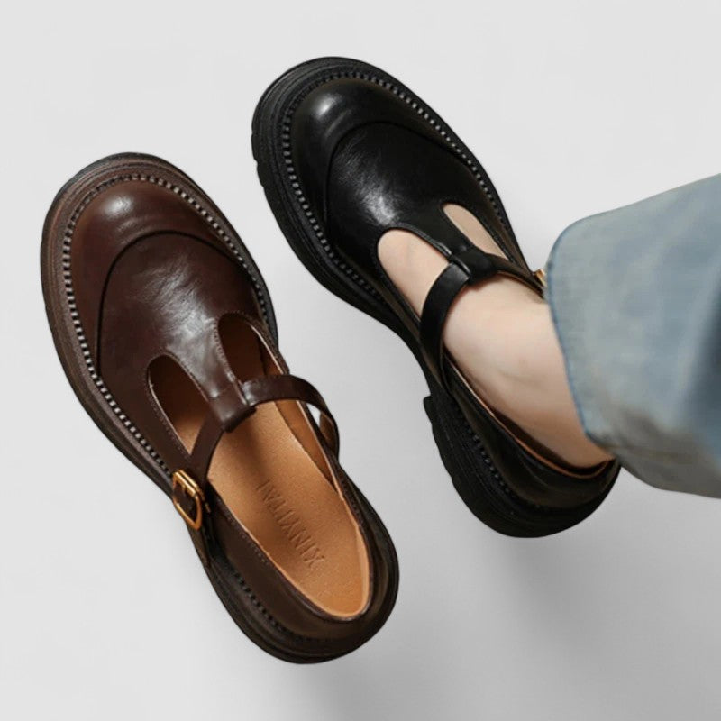 Cloe | Zapatos con Tira en T y Suela Dentada