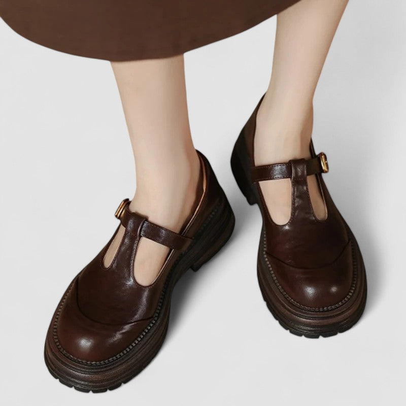 Cloe | Zapatos con Tira en T y Suela Dentada