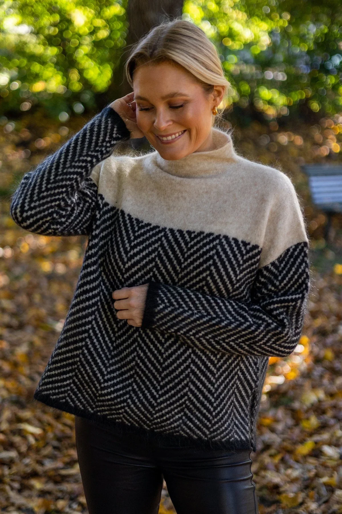 Iride | Jersey de Cuello Embudo con Chevron