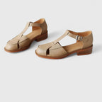 Manuelita | Sandalias Cerradas con Tira en T y Tacón de Madera