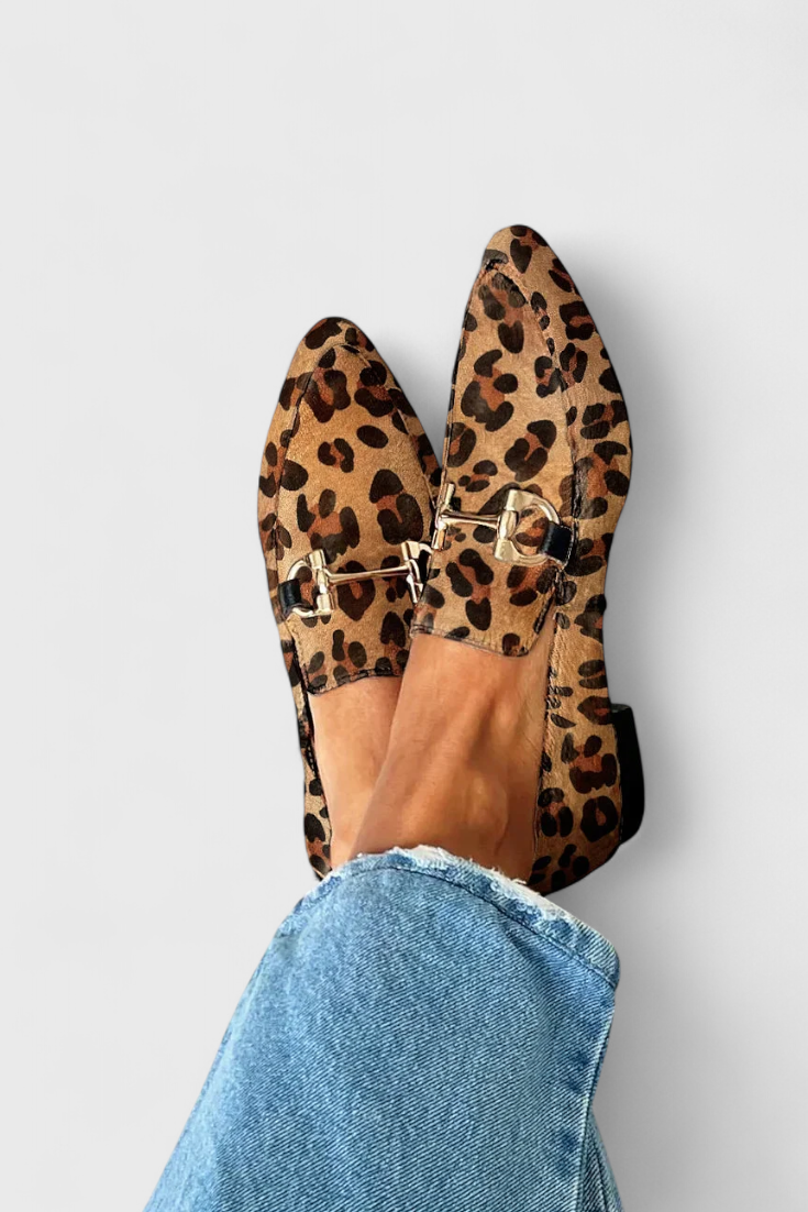 Lluvia Mocasines Elegantes con Patrón Grabado y Tacón Sutil