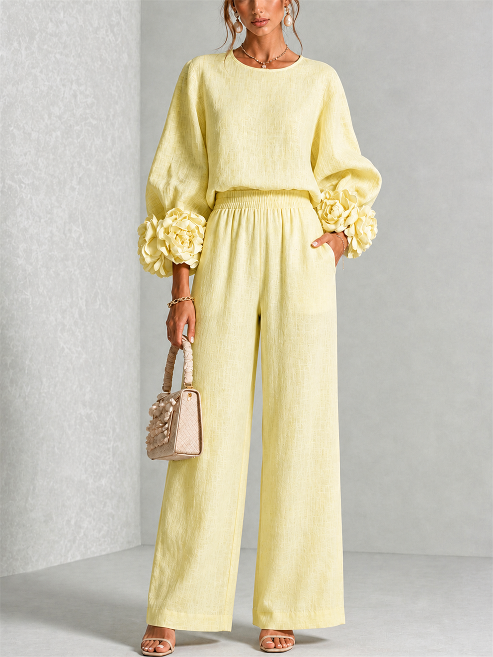 Carys | Conjunto de Dos Piezas con Puños Florales - Amarillo Suave